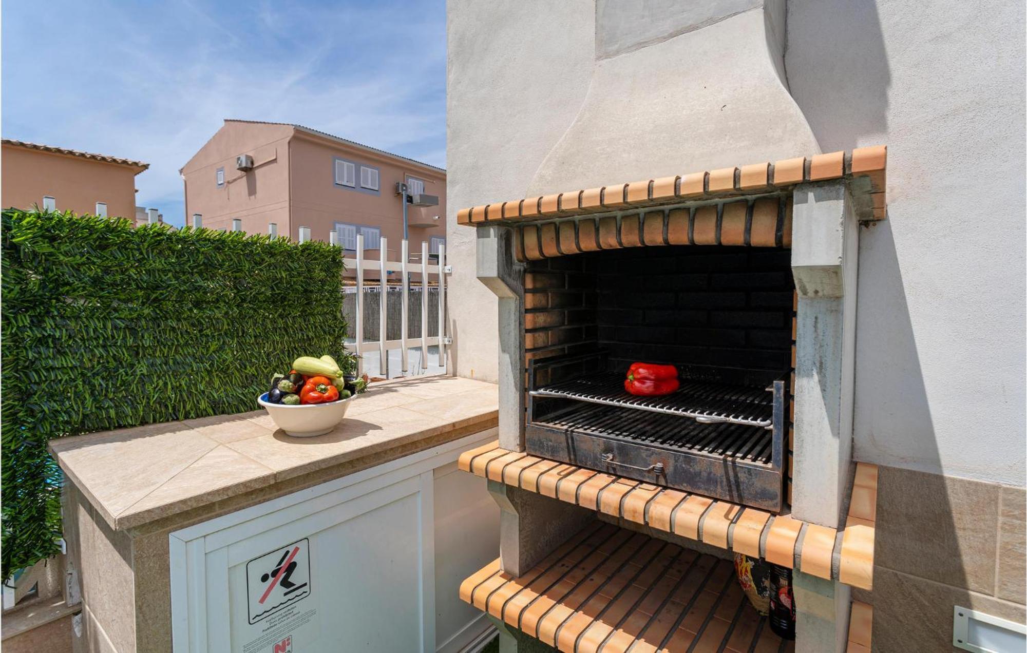 4 Bedroom Beautiful Home In Alcudia Port de Alcudia  Exteriör bild